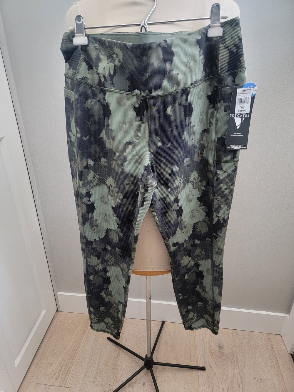 Skechers Olive and Black Camouflage Active Leggings